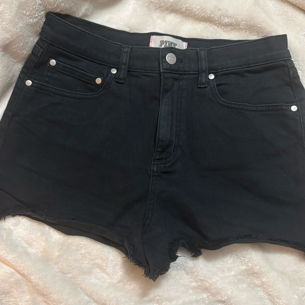✨Like New PINK black shorts✨❤️